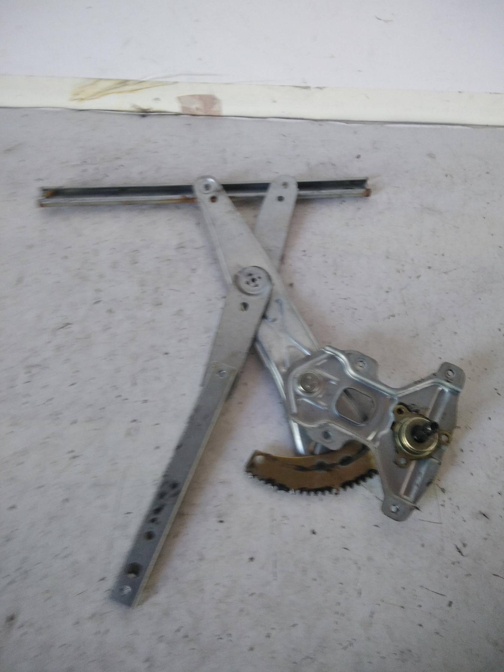 Alzacristallo porta post. dx.